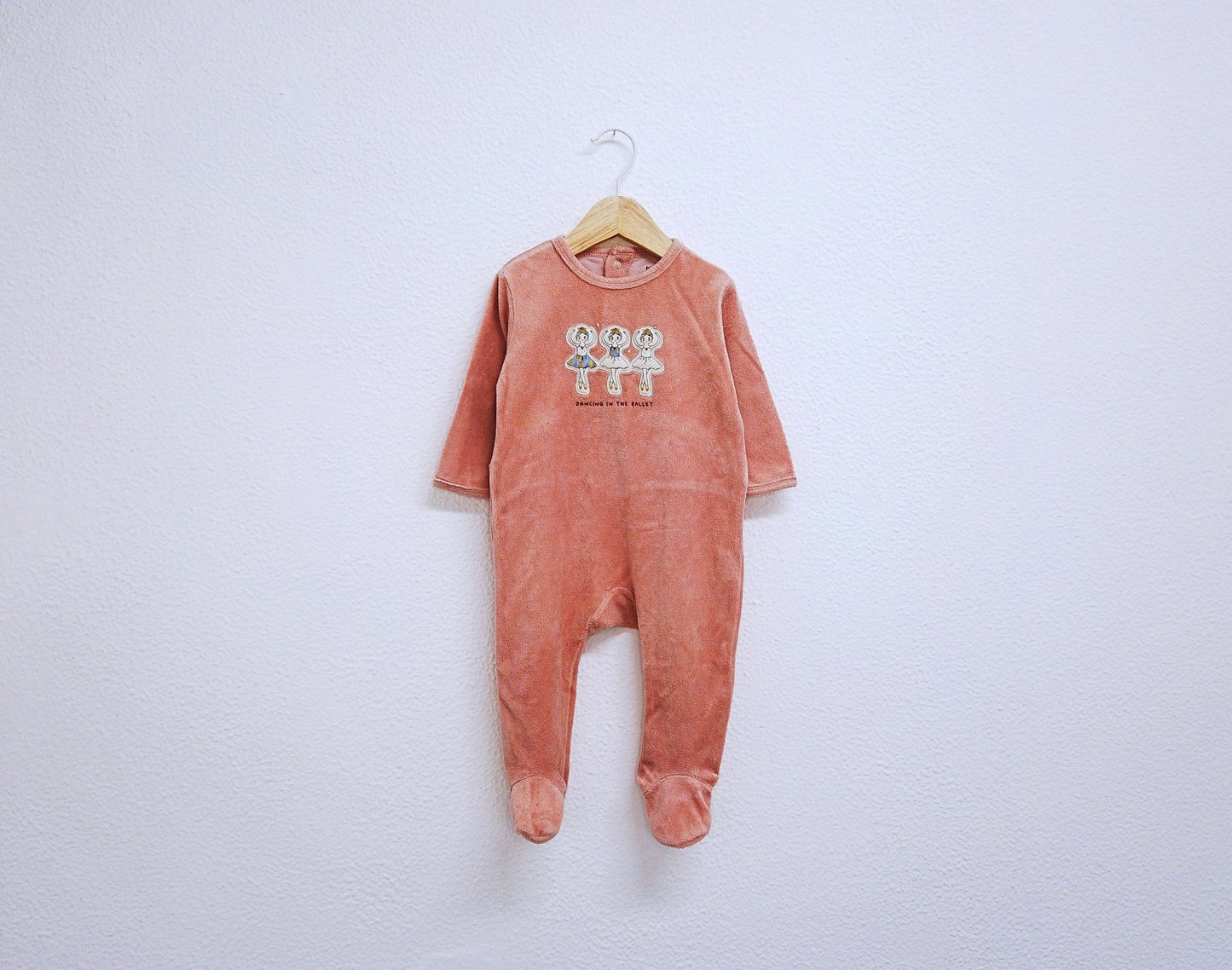 Babygrow c/ pés para Bebé Menina de 6 - 9 meses | Clobies