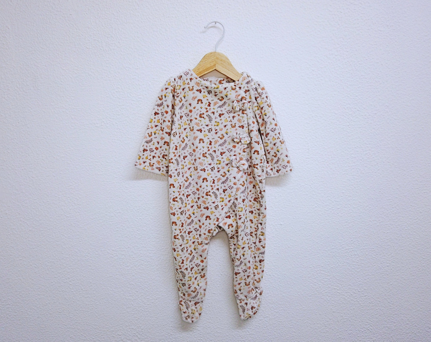 Babygrow c/ pés para Bebé Menina de 6 - 9 meses | Clobies