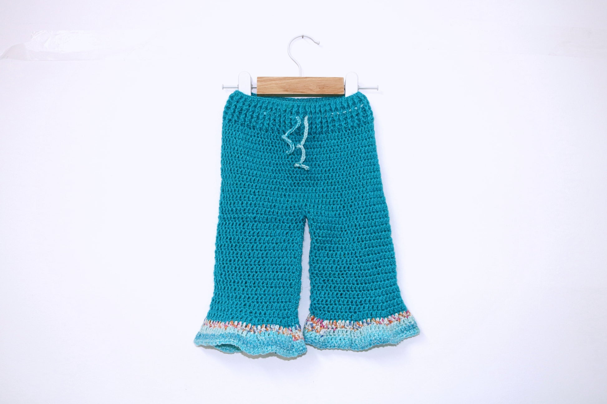 calças de crochet para Bebé Menina de 6 - 9 meses | Clobies