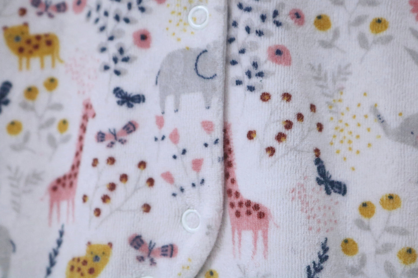 Babygrow c/ pés para Bebé Menina de 3 - 6 meses | Clobies