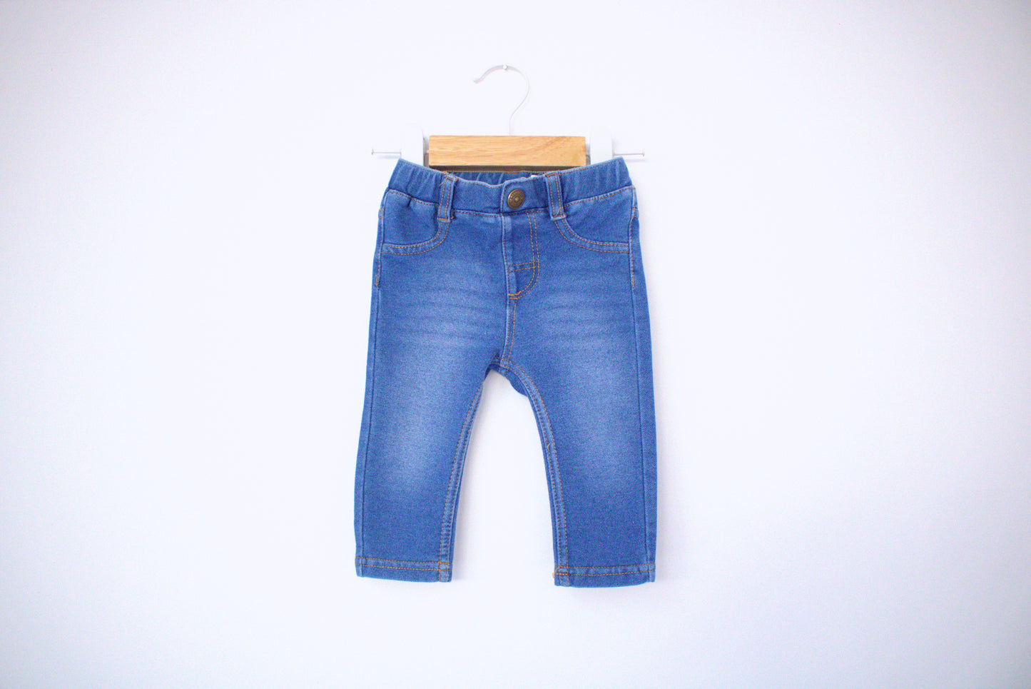 Calças de ganga (jeans) ▪️ Bebé 6 - 9 meses