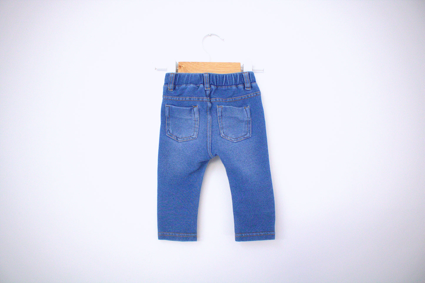 Calças de ganga (jeans) ▪️ Bebé 6 - 9 meses