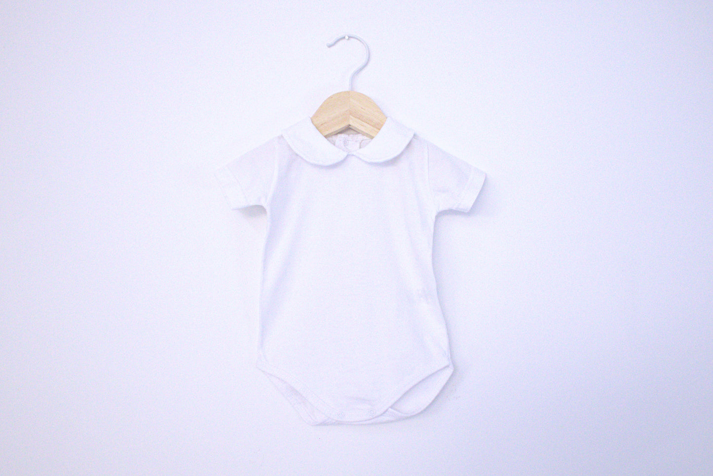 Body com gola manga curta ▪️ Bebé 3 - 6 meses