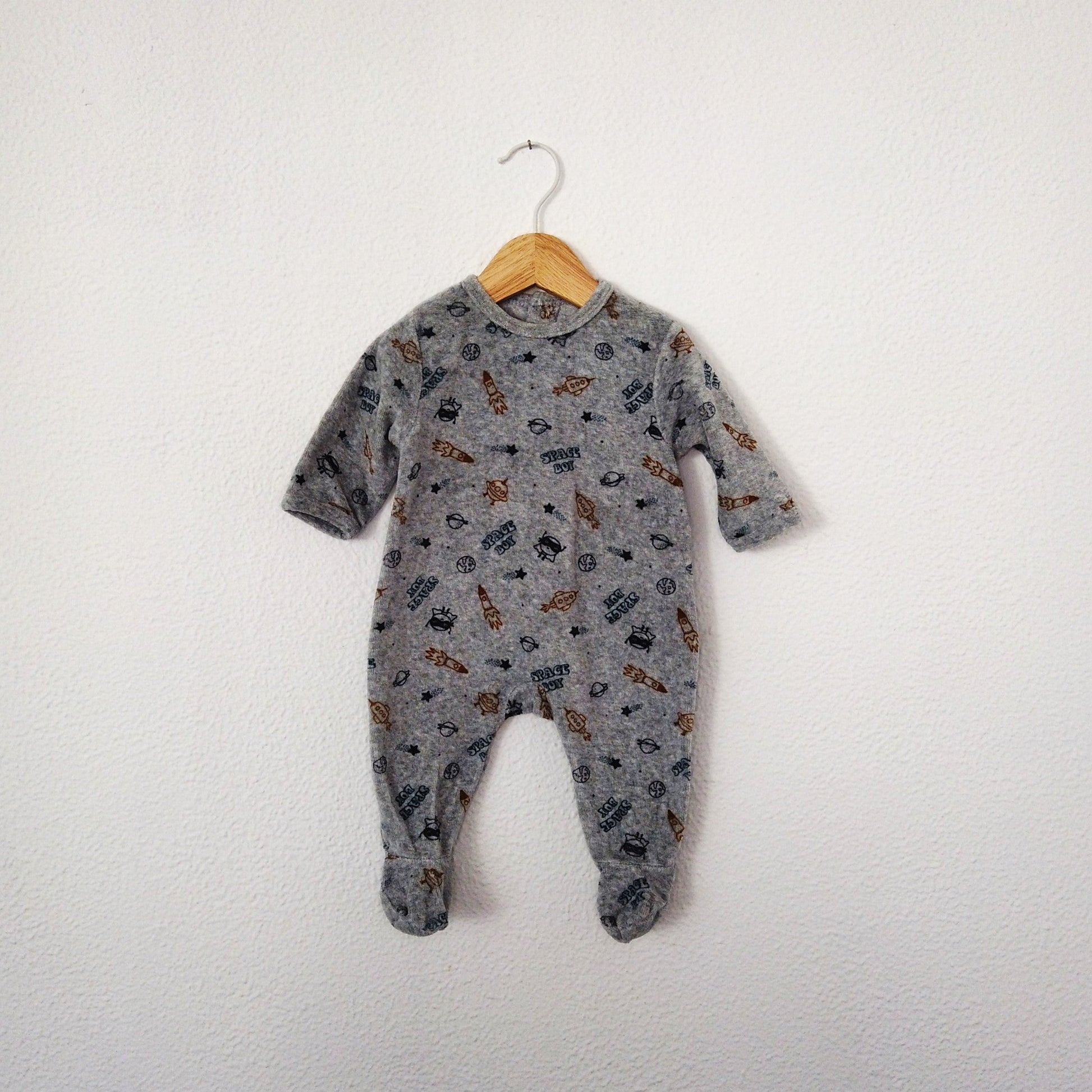 Babygrow c/ pés para Bebé Menino de 1 - 3 meses | Clobies