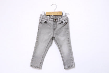 Calças de ganga (jeans) ▪️ Bebé 12 - 18 meses