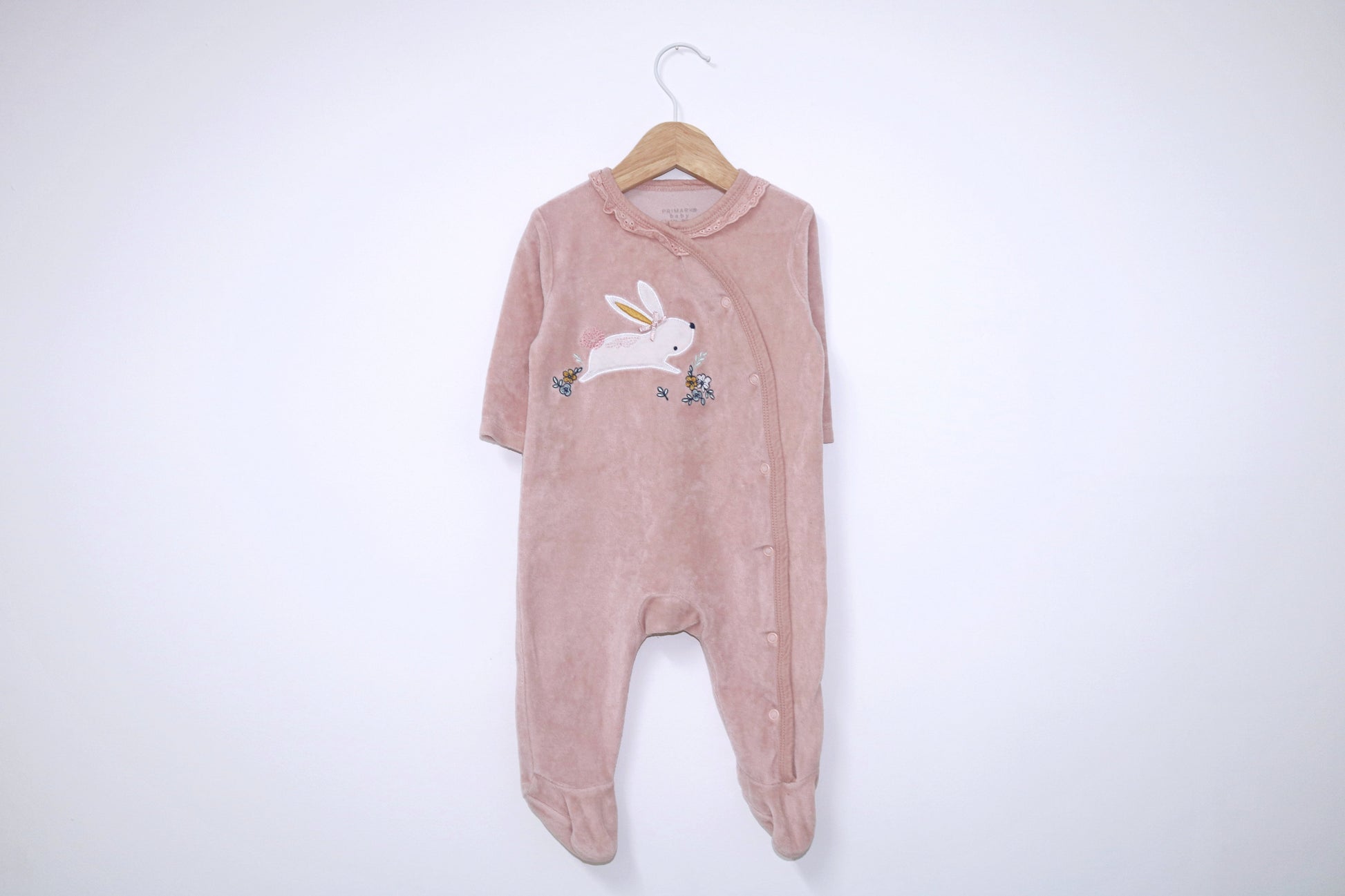 Babygrow c/ pés para Bebé Menina de 3 - 6 meses | Clobies